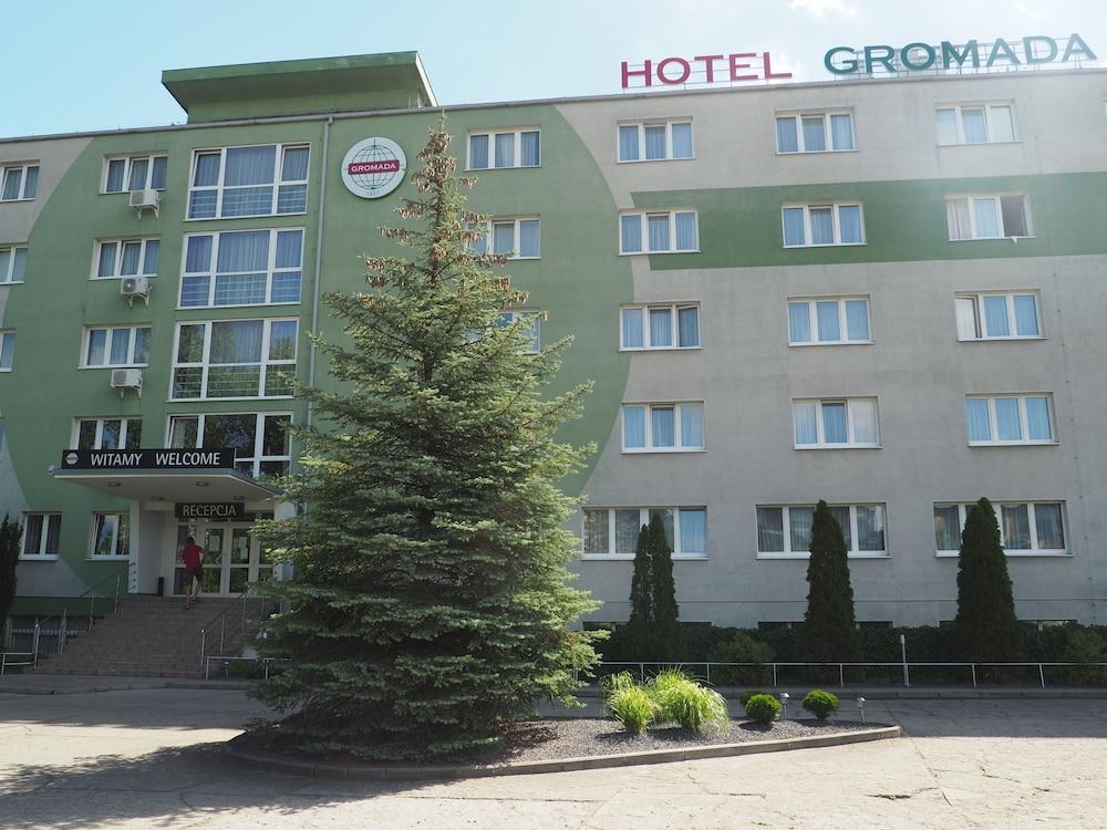 Hotel Gromada بوزنان المظهر الخارجي الصورة